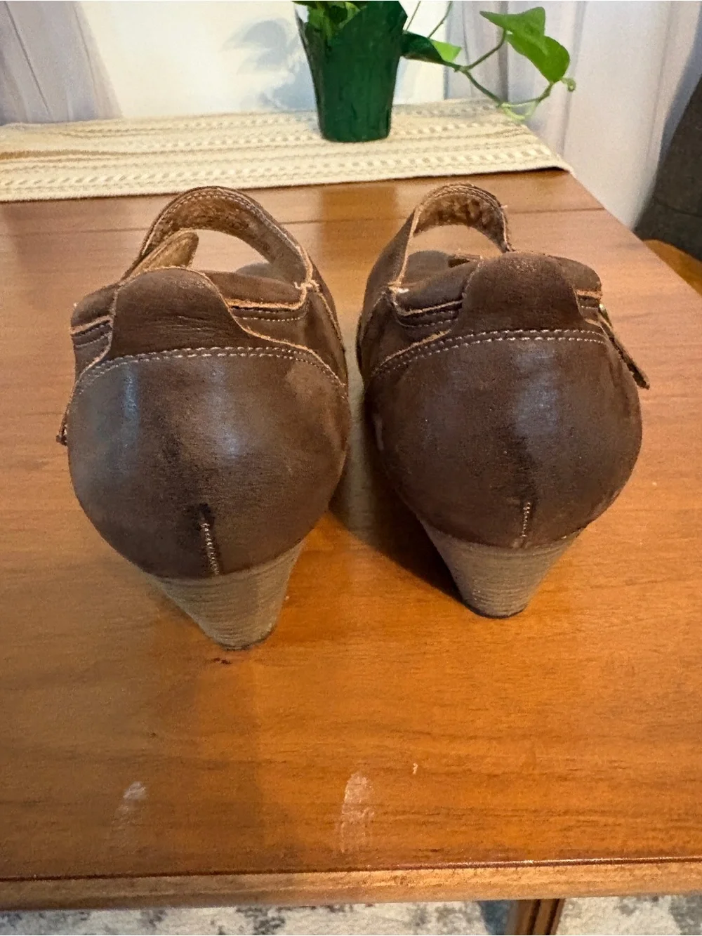 Taos Footwear Brown Leather Mary Jane Studio Pumps Size 9